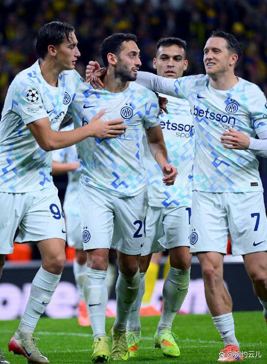 九游官网赛地聚焦：欧冠集结日热度飙升；夏洛特黄蜂刷新队史纪录；震撼外界；球队文化再被提及的简单介绍